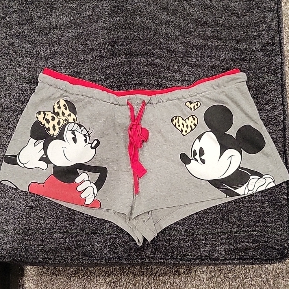 DISNEY Mickey & Minnie shorts 15